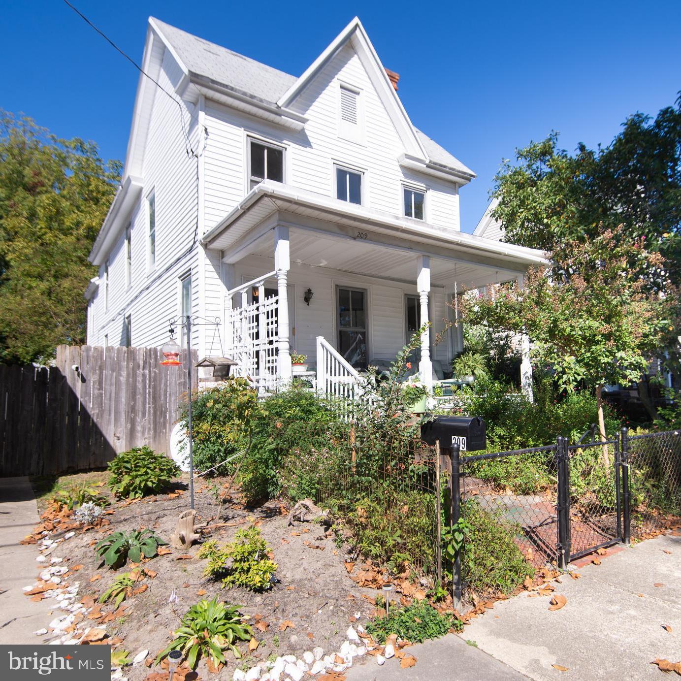 Cambridge - located in the desirable historic district - this bright and cheerful home is waiting for you! 3 BRs,
1 1/2 baths with painted hard wood floors. Charming nooks and back stairs- most of the original features are intact. Large kitchen with island. Fenced yard with alley access.
Relax on your front porch, or take a walk to Cambridge's down town shopping and restaurants, or the parks and water front - this home is close to everything!