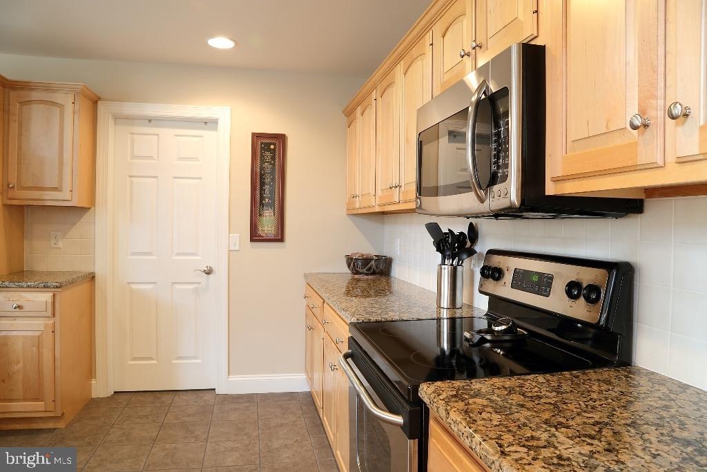 CEDAR HOLLOW - Residential