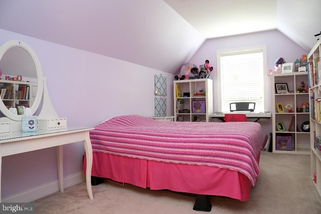 CEDAR HOLLOW - Residential