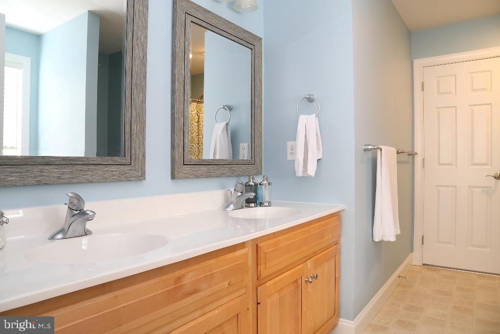 CEDAR HOLLOW - Residential