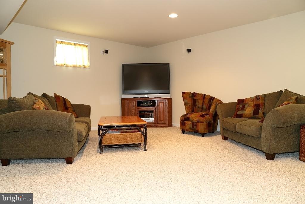 CEDAR HOLLOW - Residential