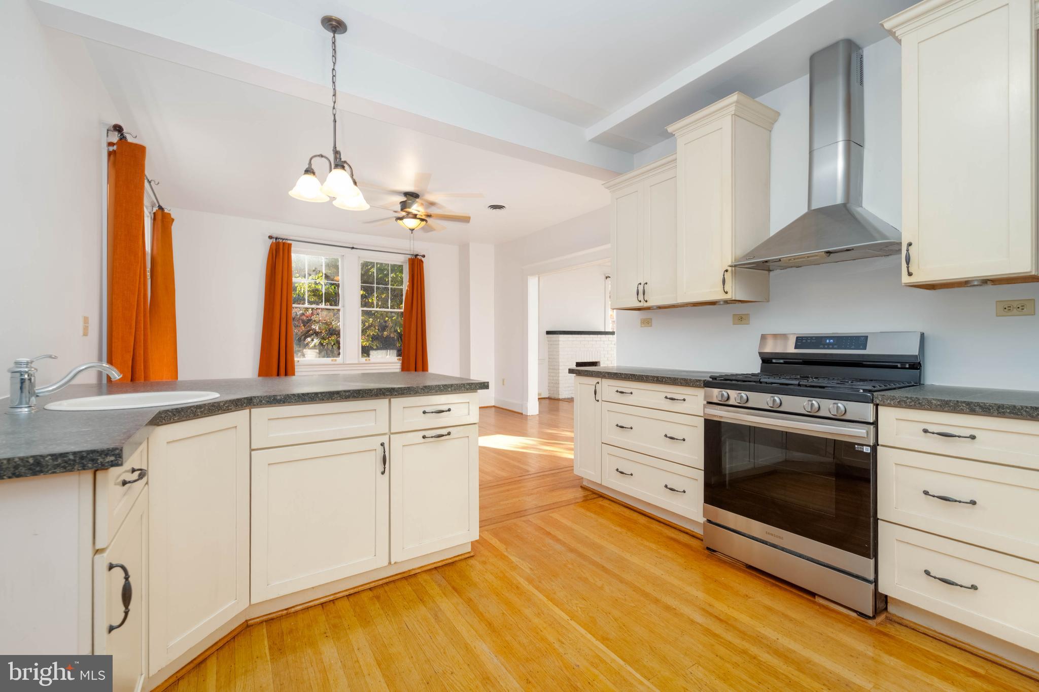 MOUNT WASHINGTON - Residential