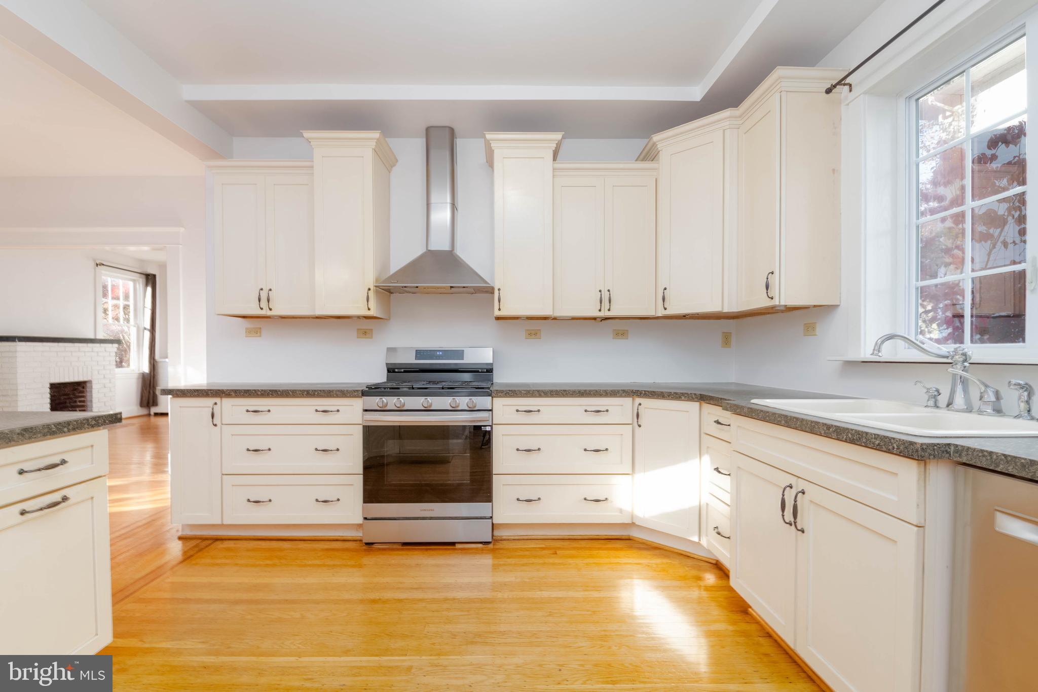 MOUNT WASHINGTON - Residential