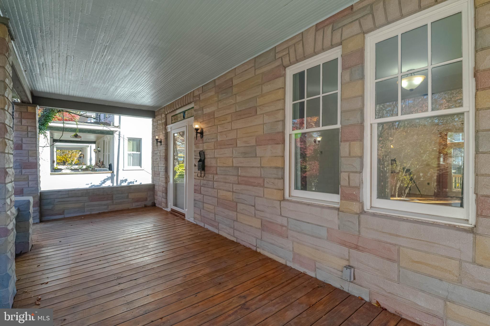 2505 MANHATTAN AVENUE