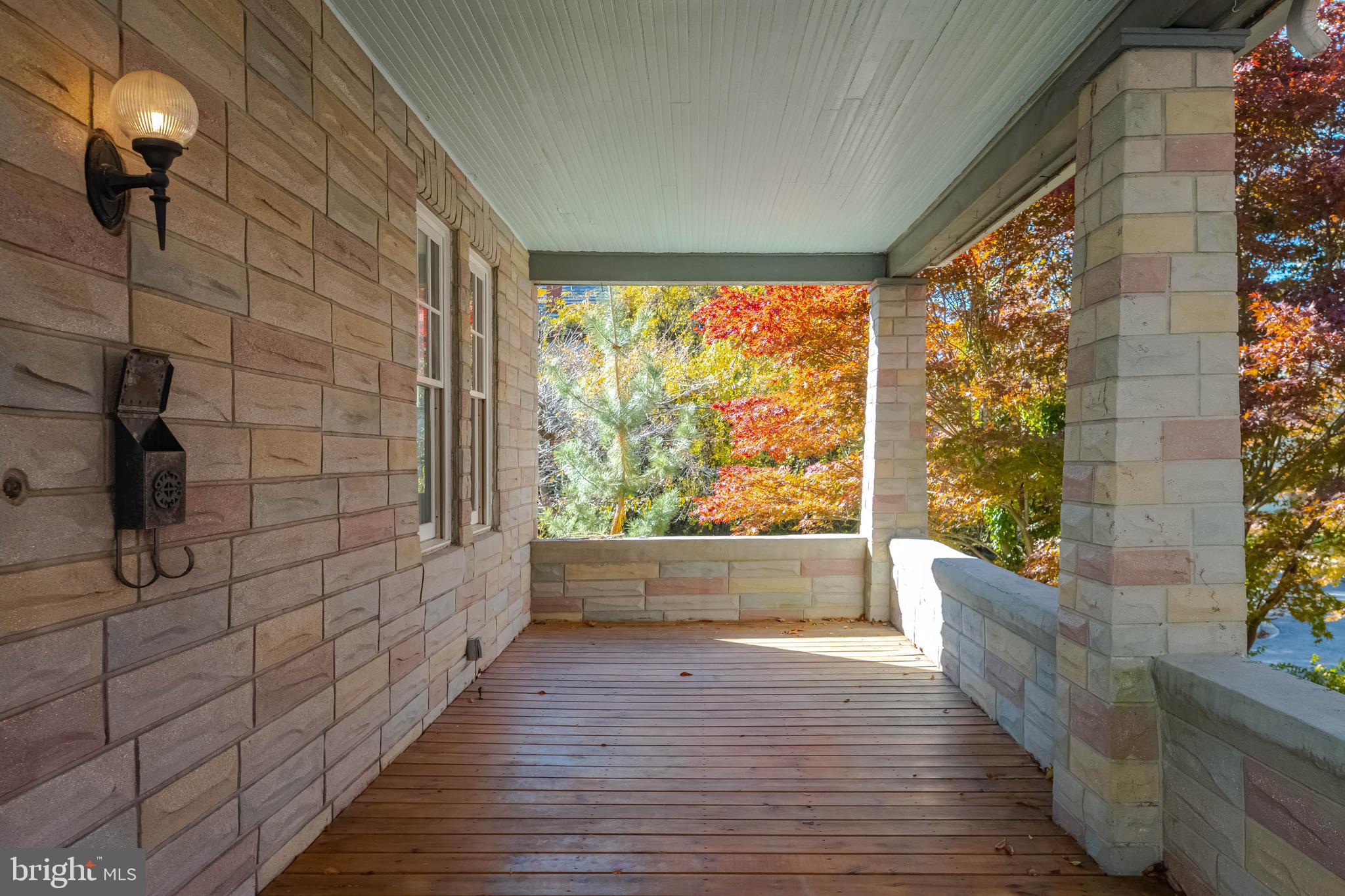 2505 MANHATTAN AVENUE