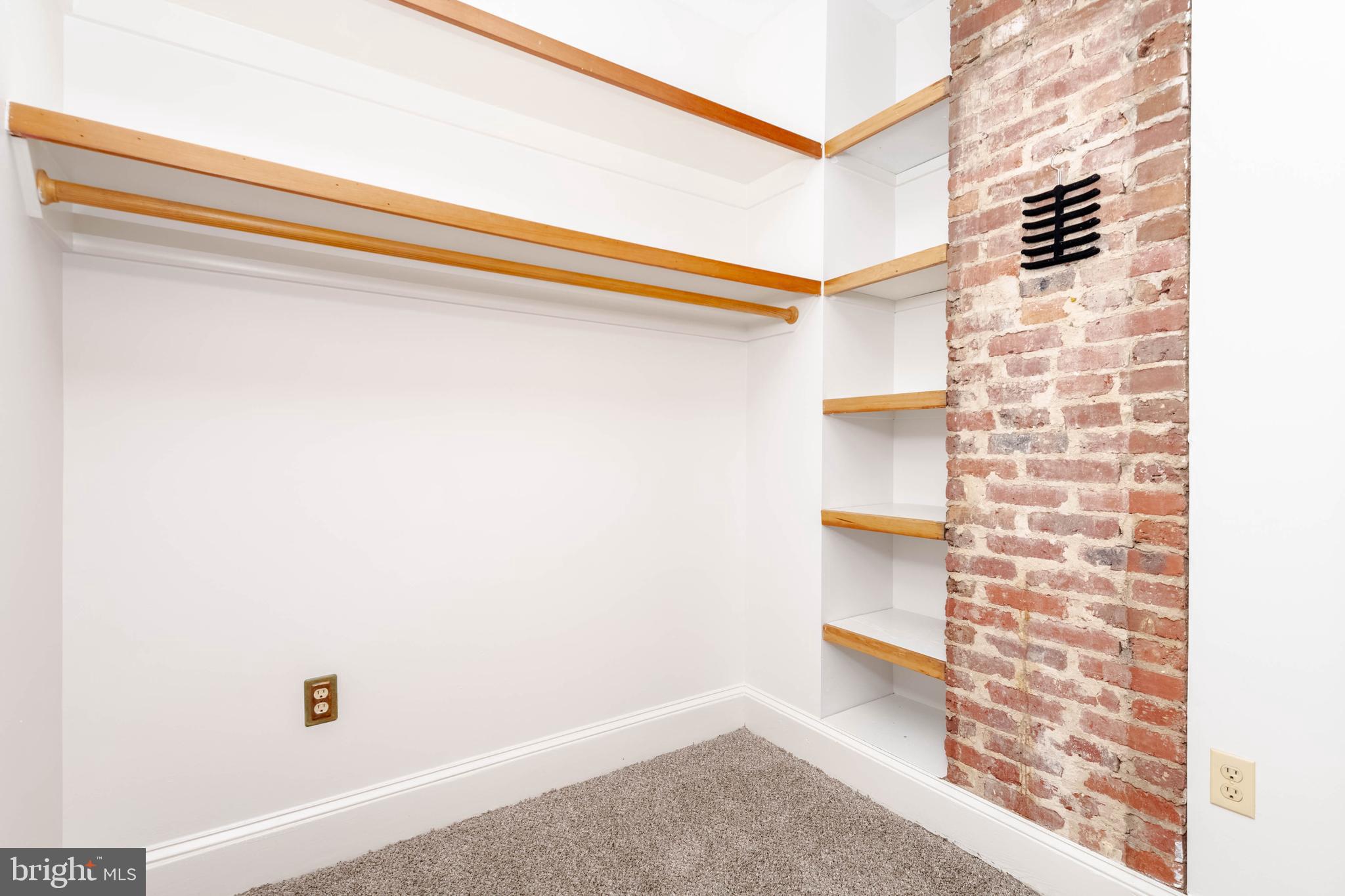 MOUNT WASHINGTON - Residential