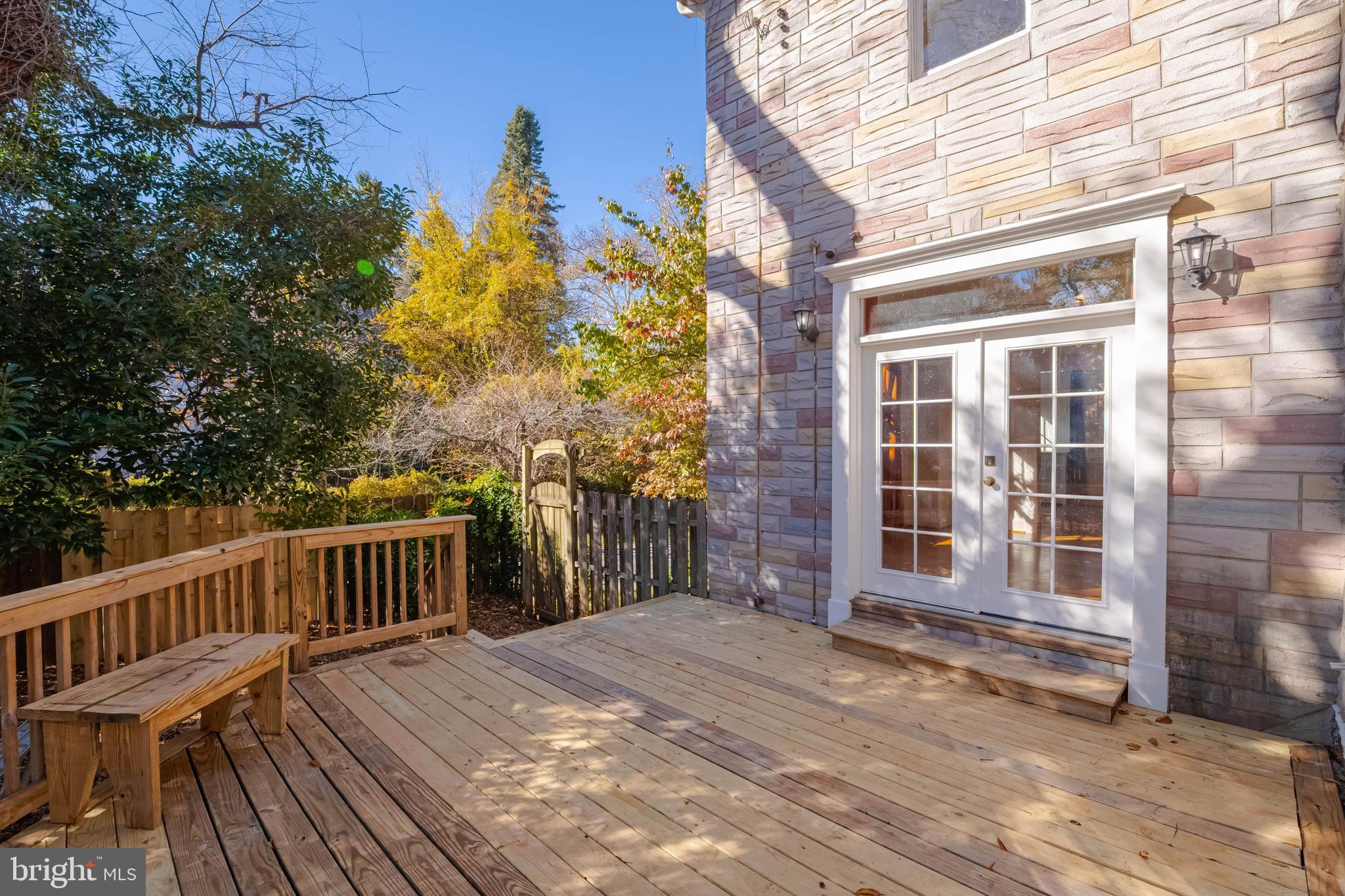 MOUNT WASHINGTON - Residential