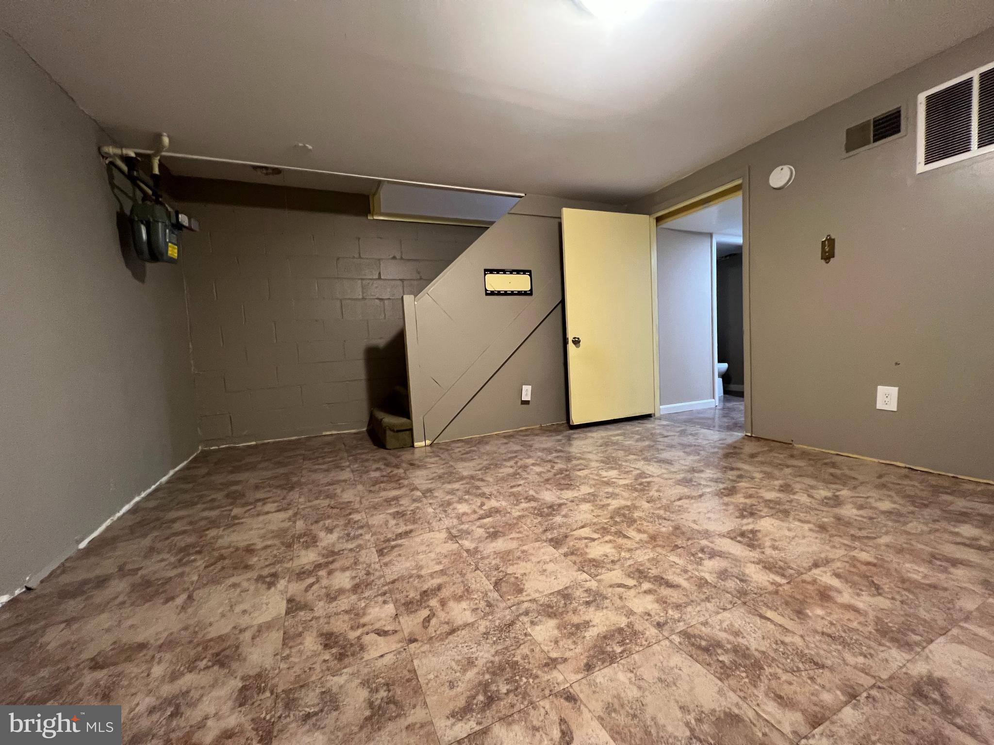 GOVANS - Residential Lease