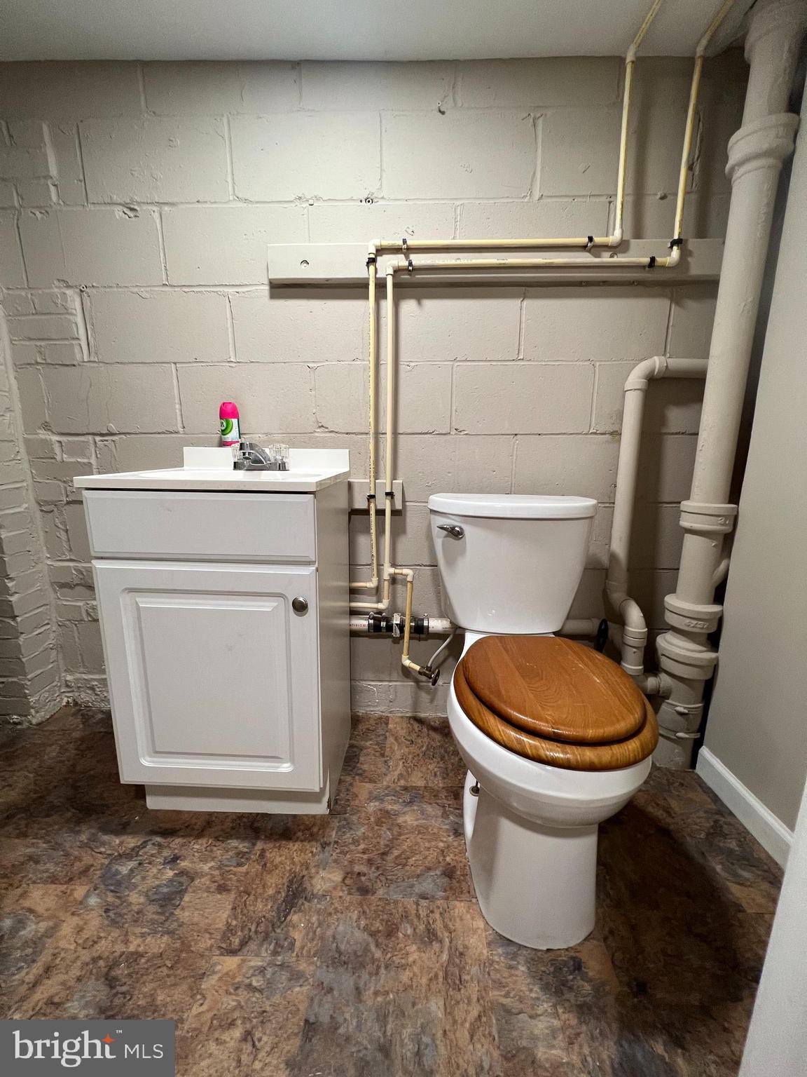 GOVANS - Residential Lease