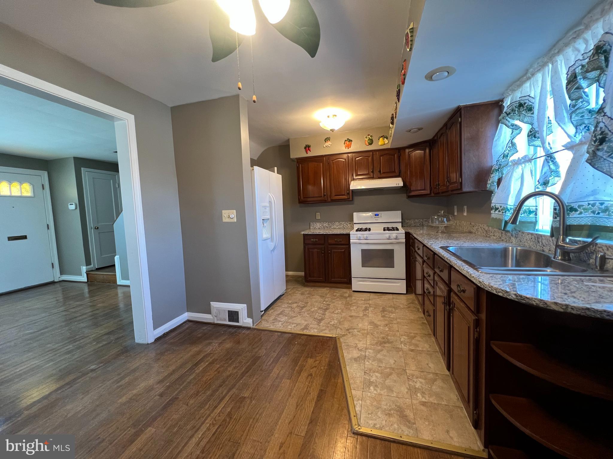 GOVANS - Residential Lease