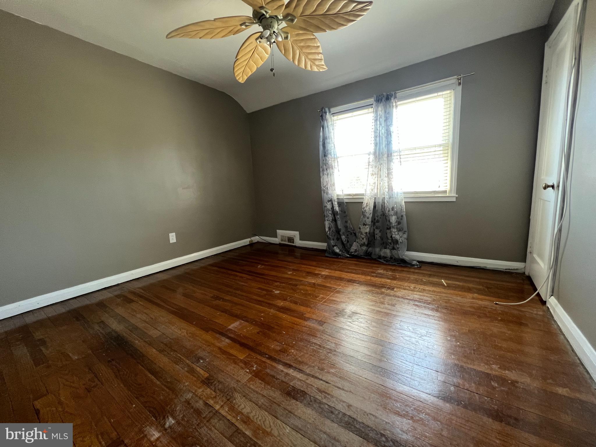 GOVANS - Residential Lease