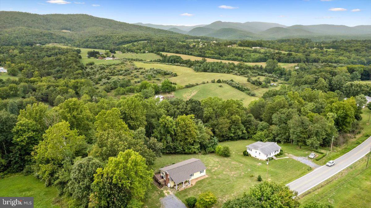 STRAWBERRY HILL - Residential