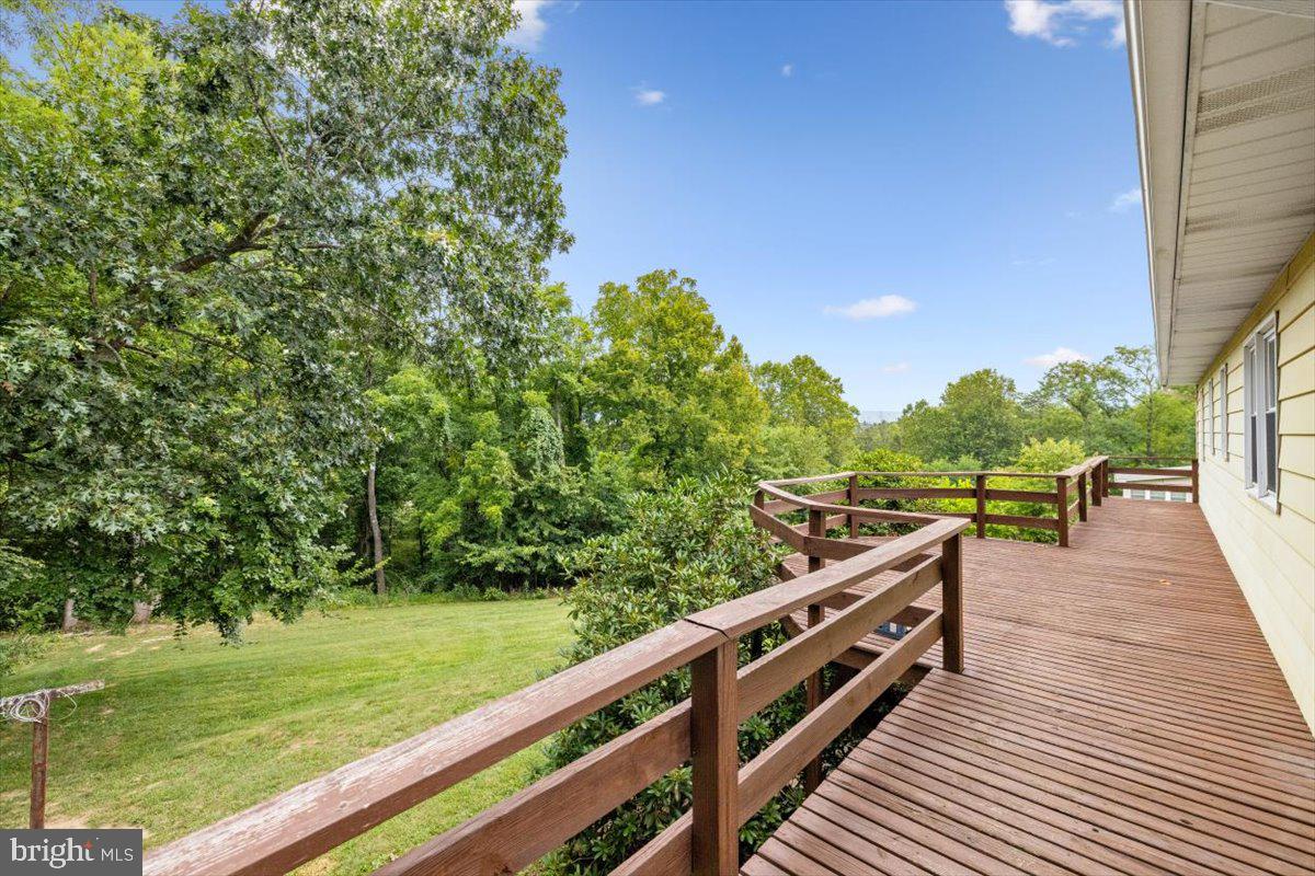 STRAWBERRY HILL - Residential