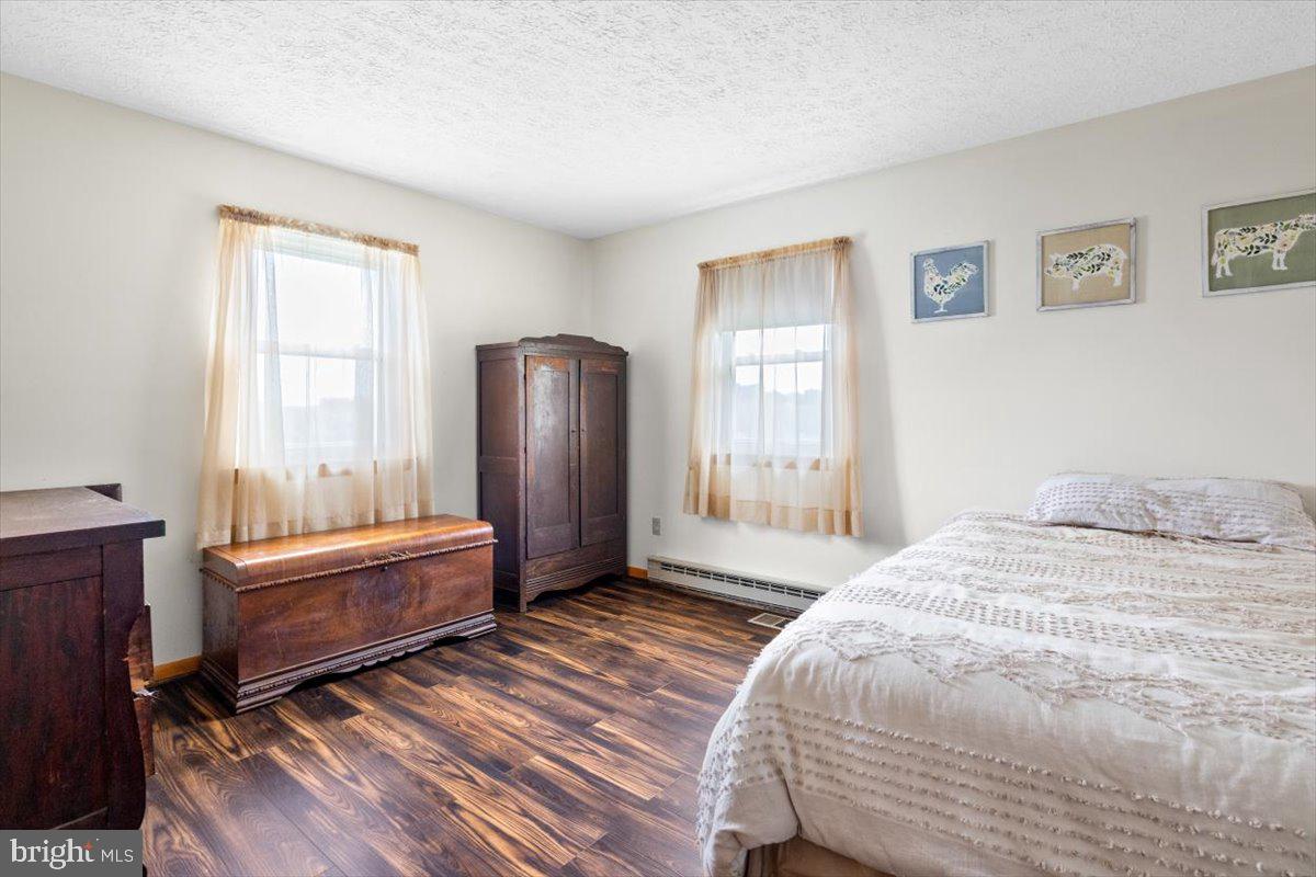 STRAWBERRY HILL - Residential