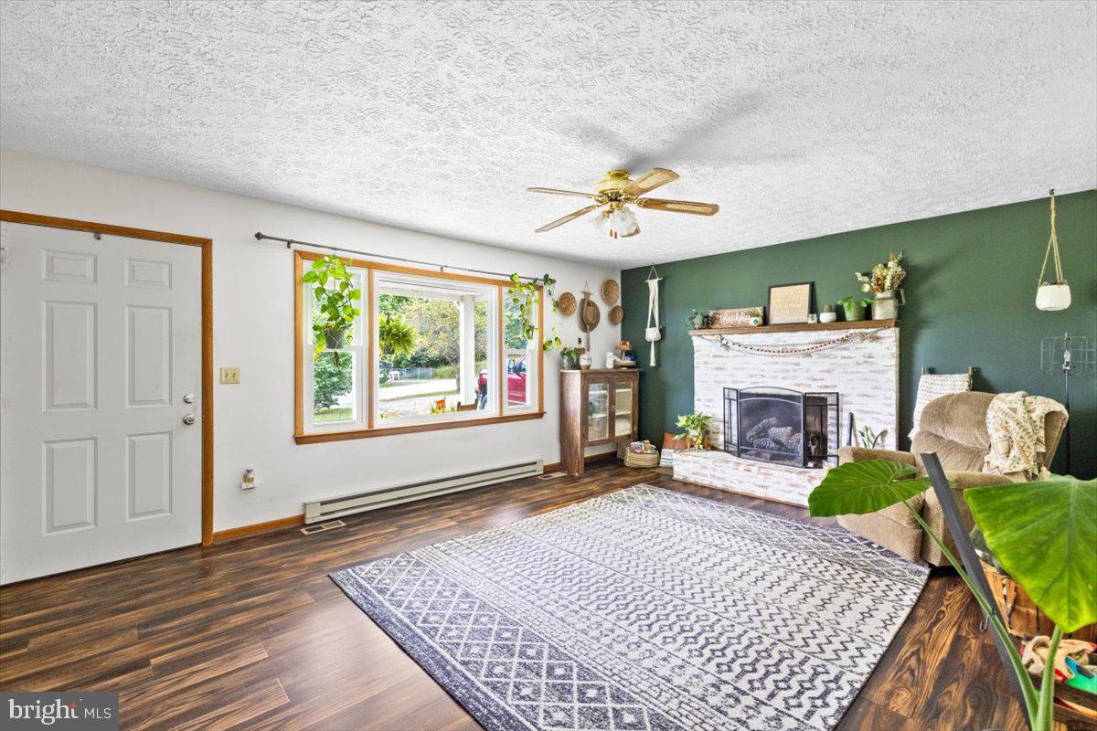 STRAWBERRY HILL - Residential