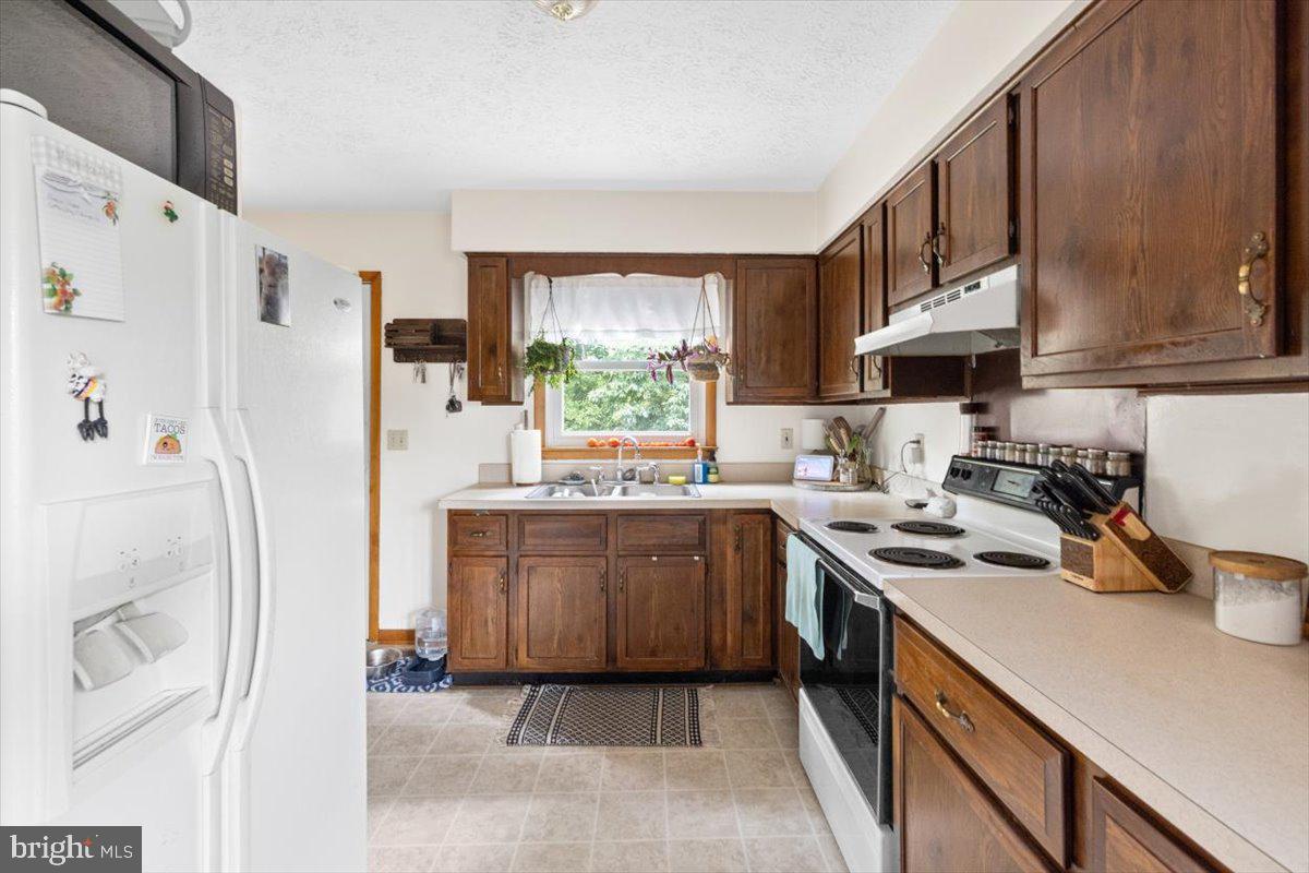 STRAWBERRY HILL - Residential