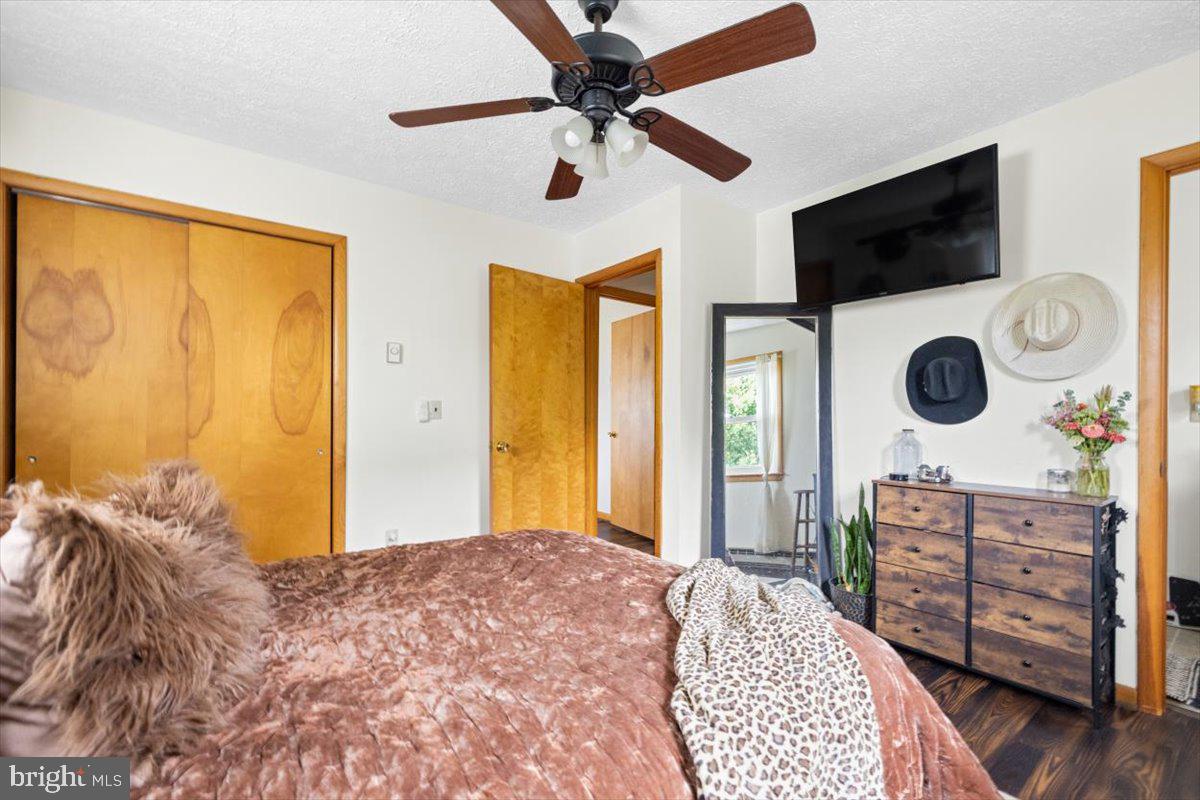 STRAWBERRY HILL - Residential