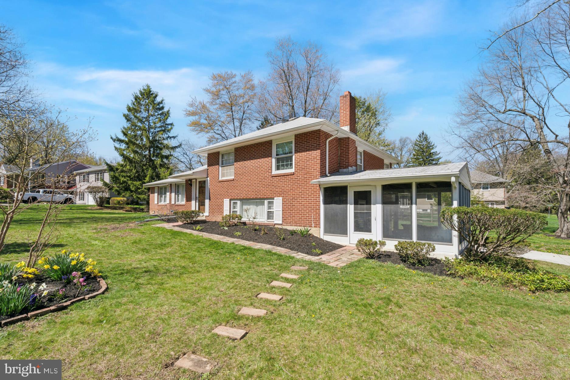 2340 EDGEHILL ROAD