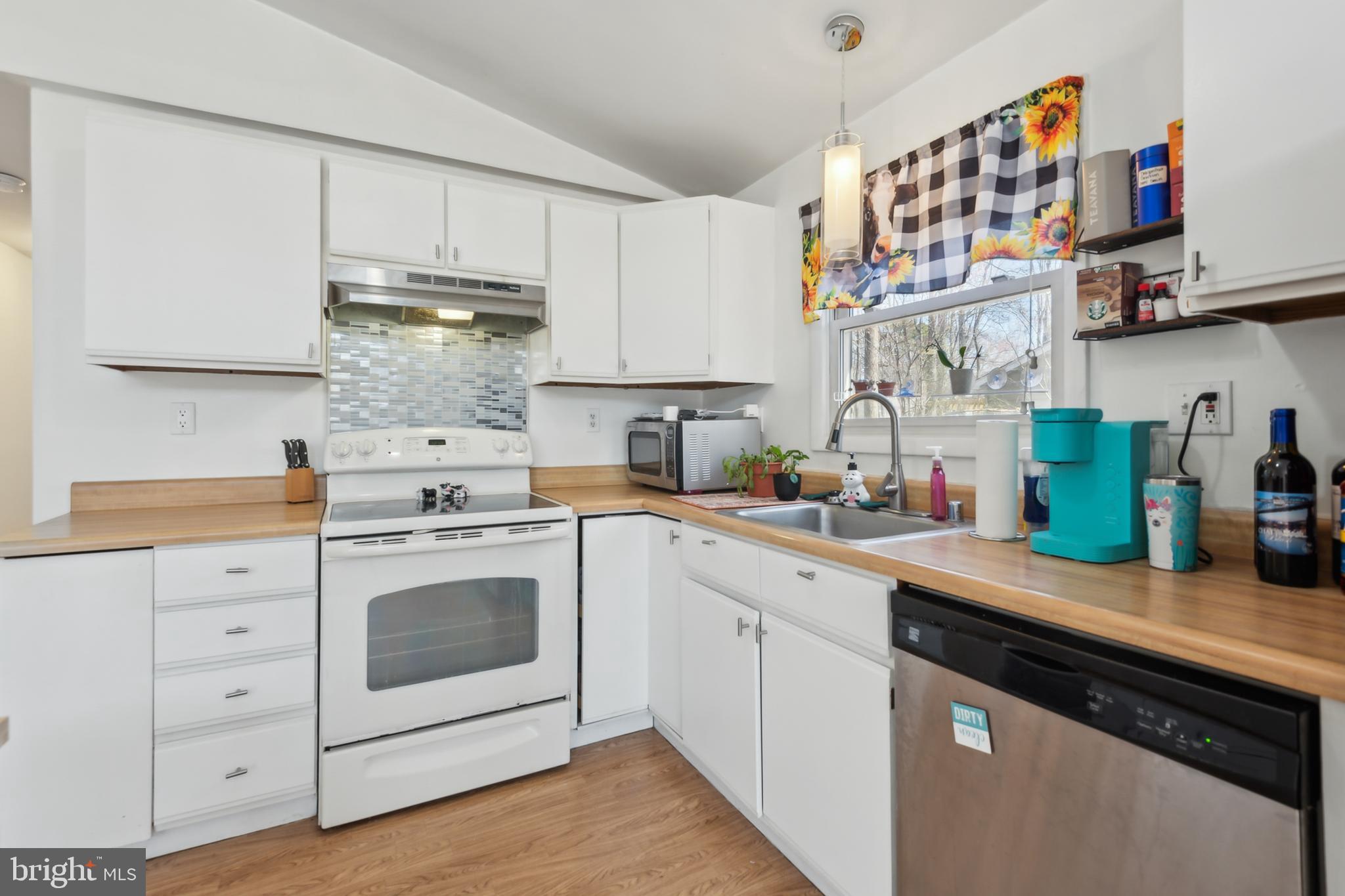 AVALON SHORES - Residential