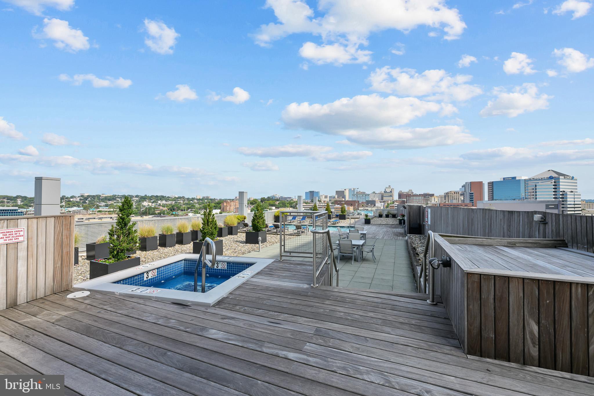 RIVER TOWER CHRIST L - Residential