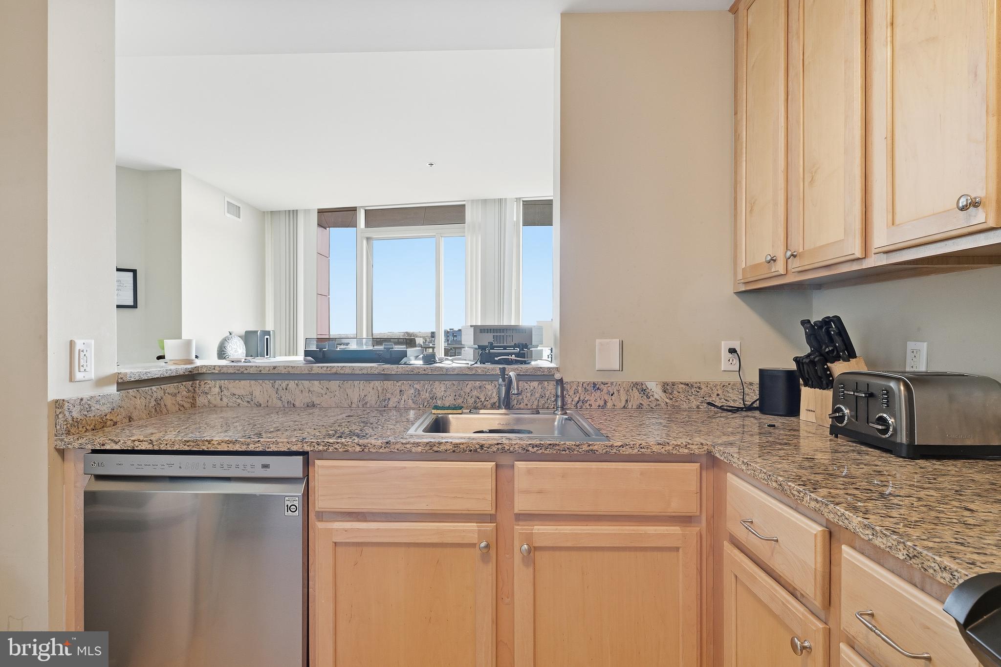 RIVER TOWER CHRIST L - Residential