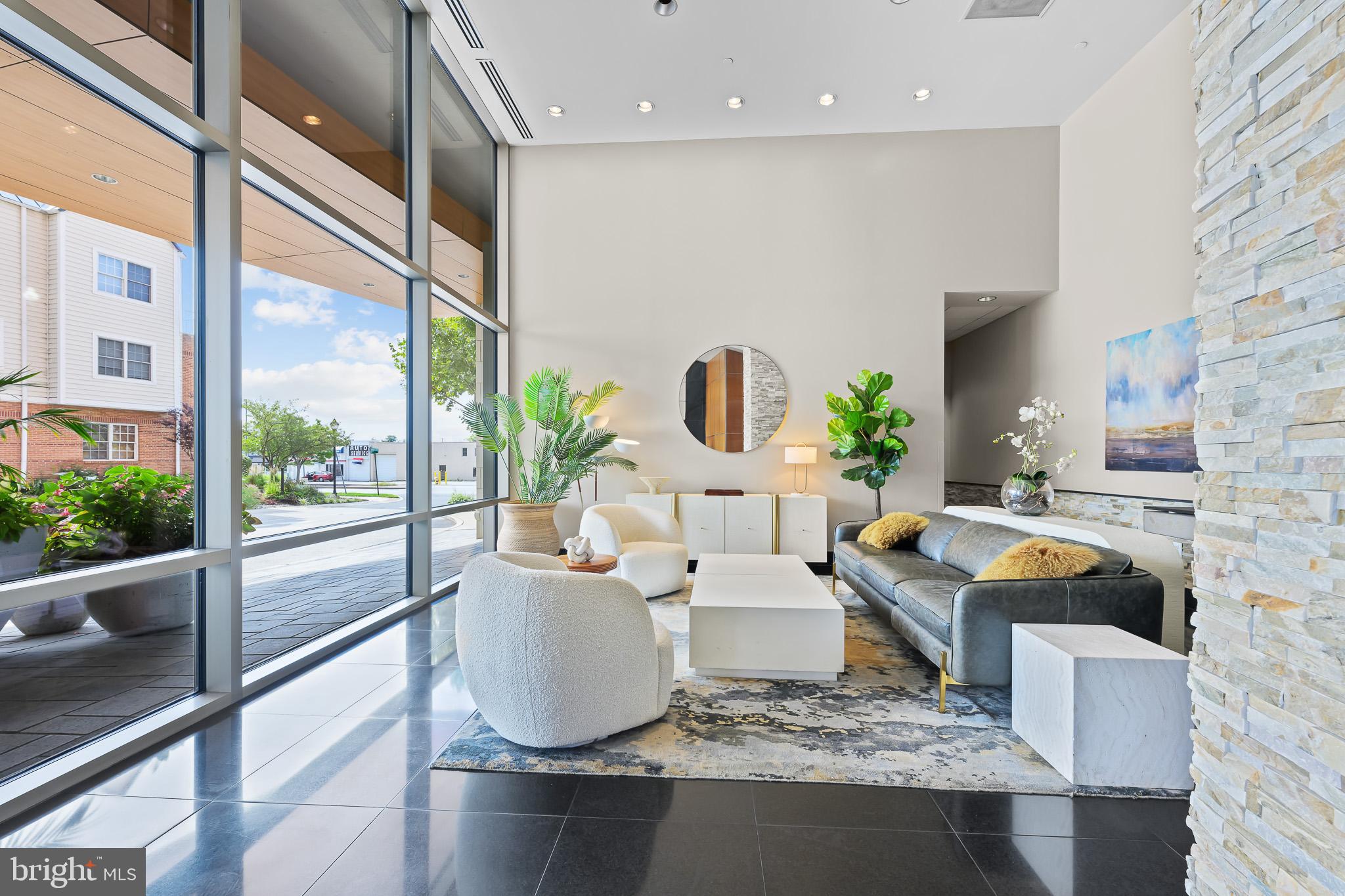 RIVER TOWER CHRIST L - Residential