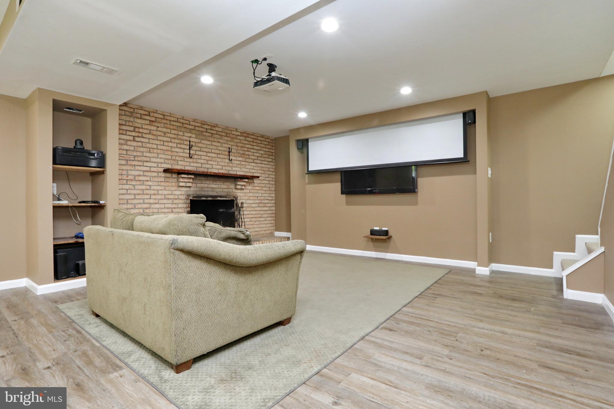 BROOKWOOD ESTATES - Residential