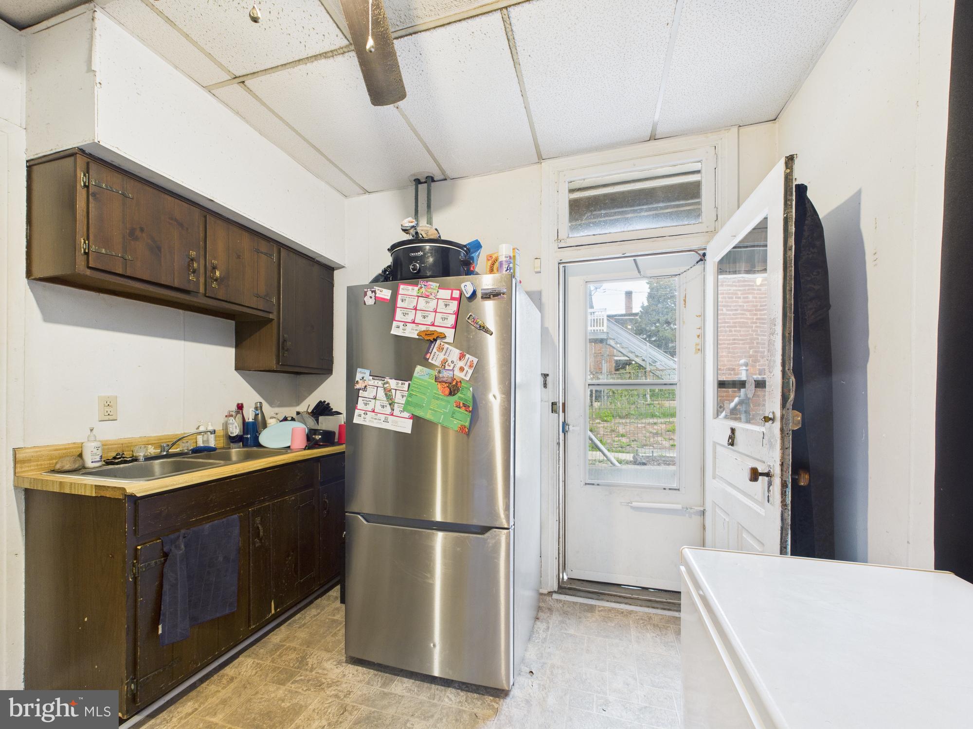 828 W PRINCESS STREET