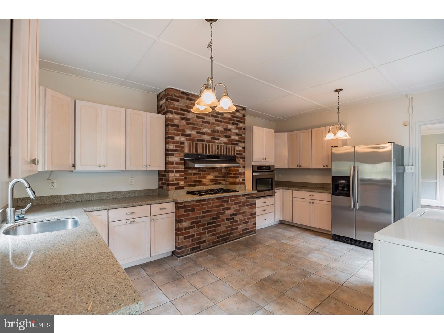 SOCIETY HILL - Commercial Sale