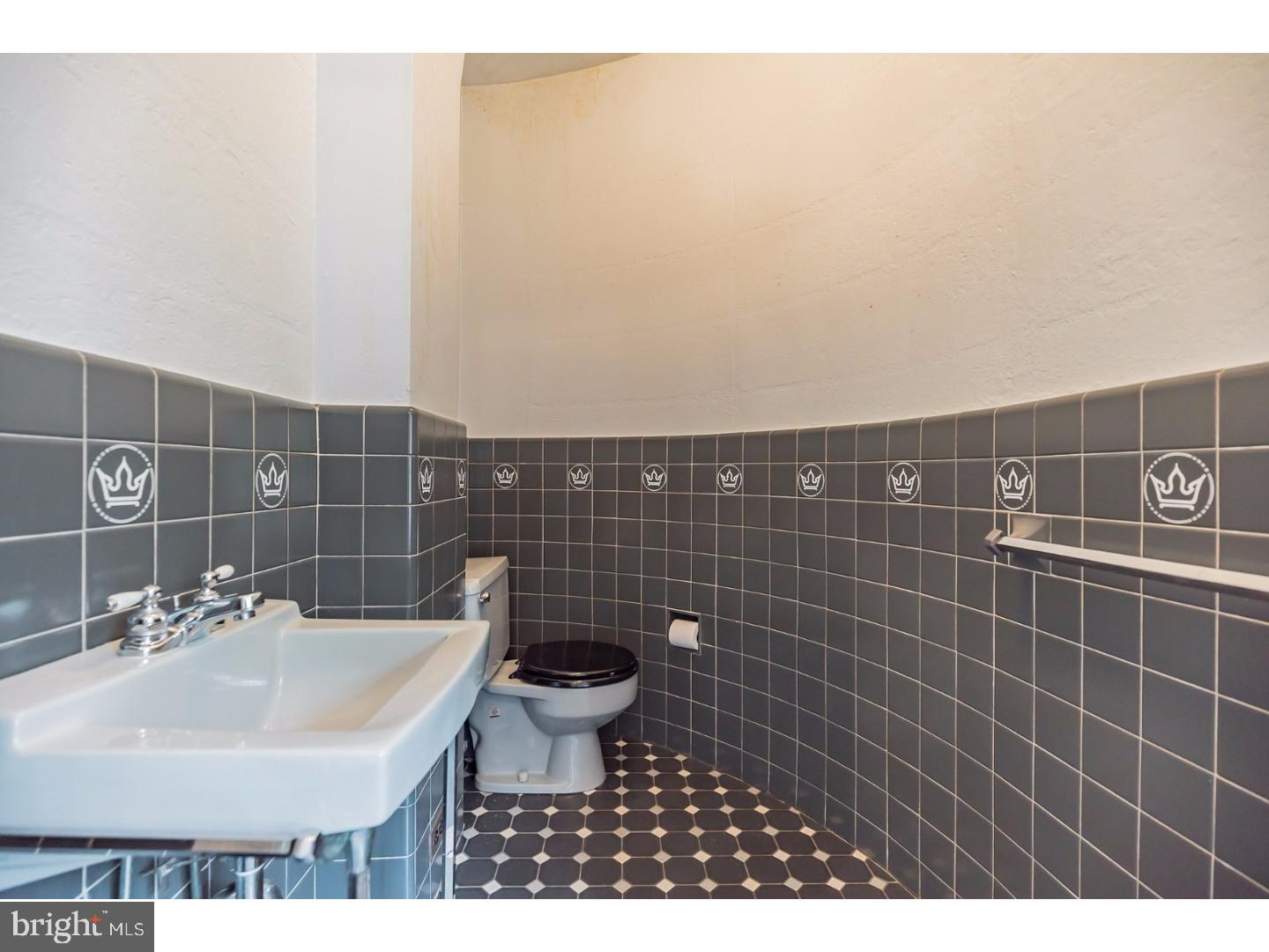 SOCIETY HILL - Commercial Sale