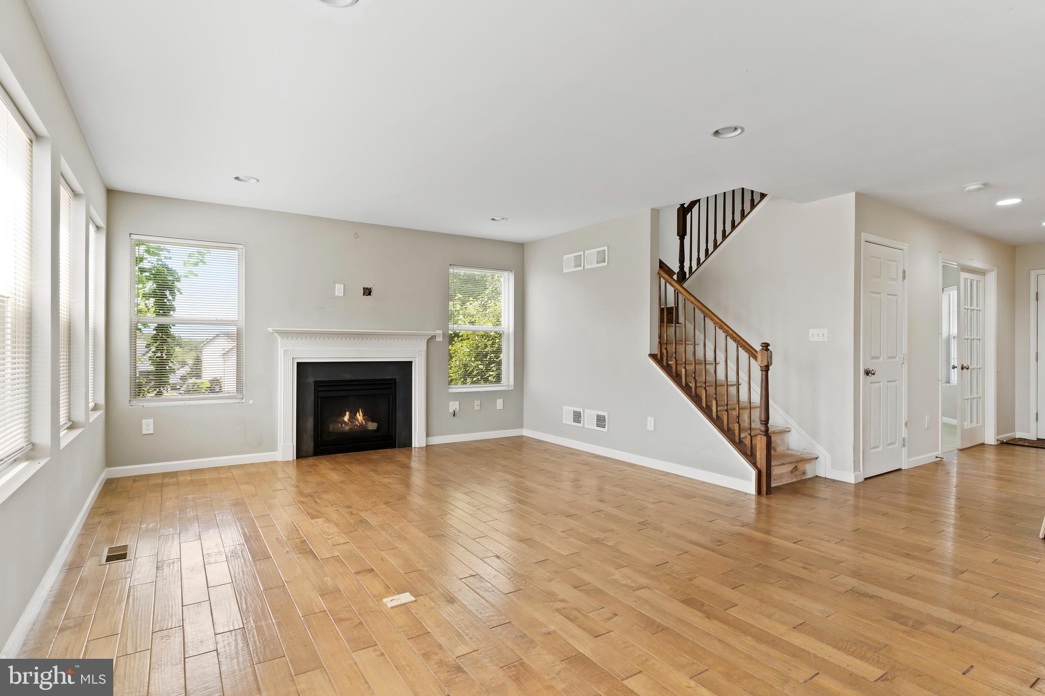 318 WOODBRIDGE DRIVE