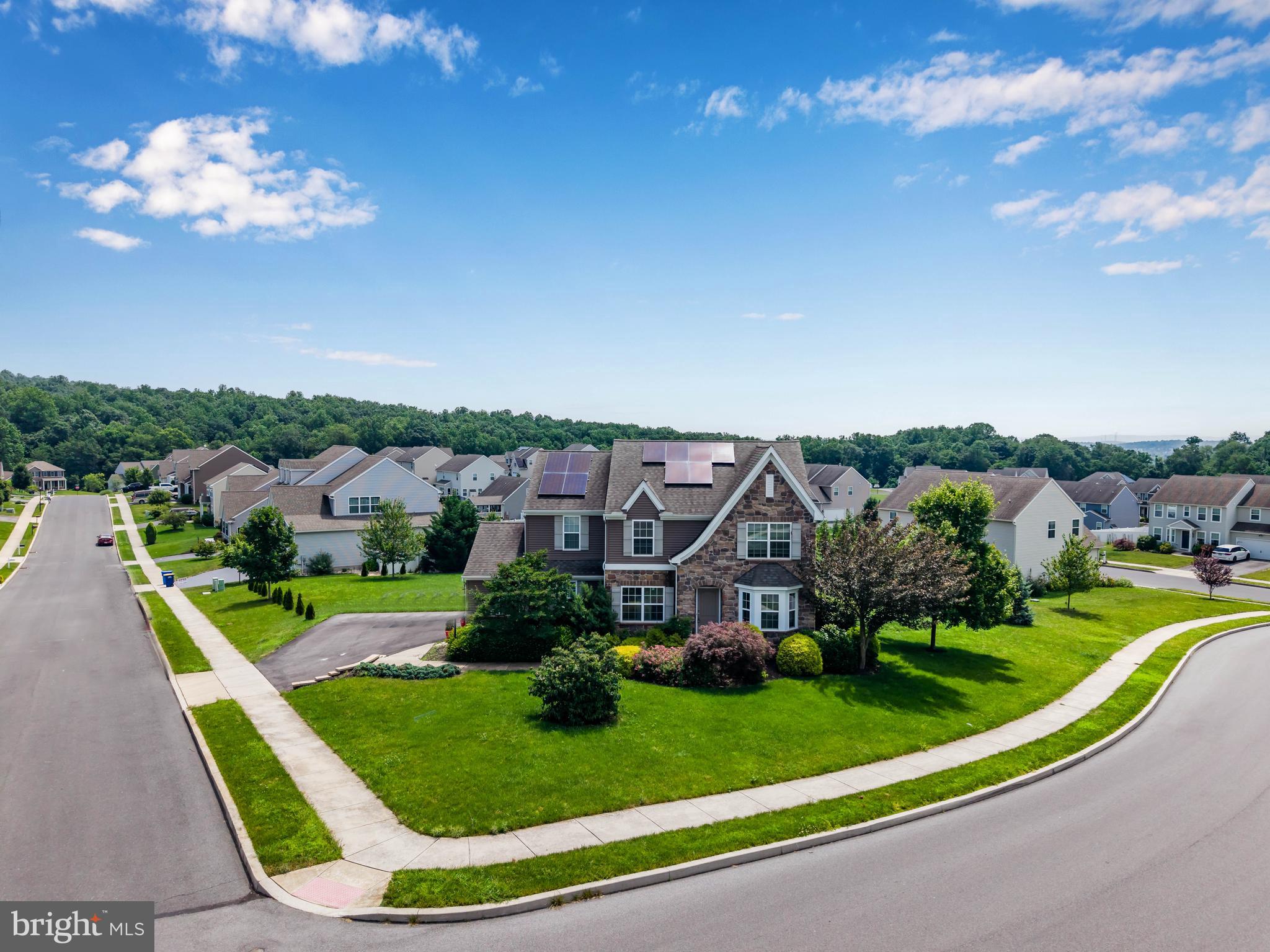 318 WOODBRIDGE DRIVE
