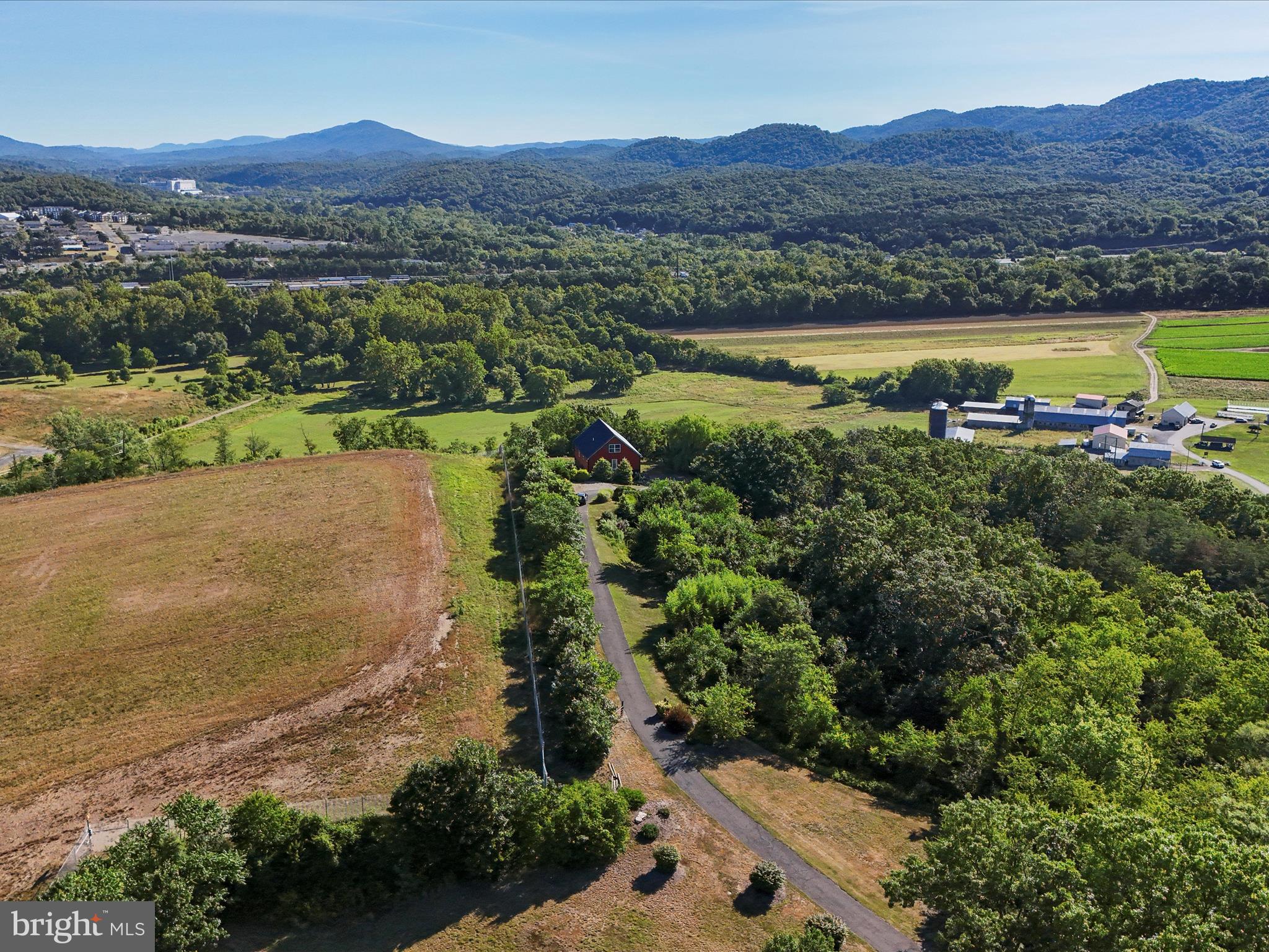 SWAN POND - Residential