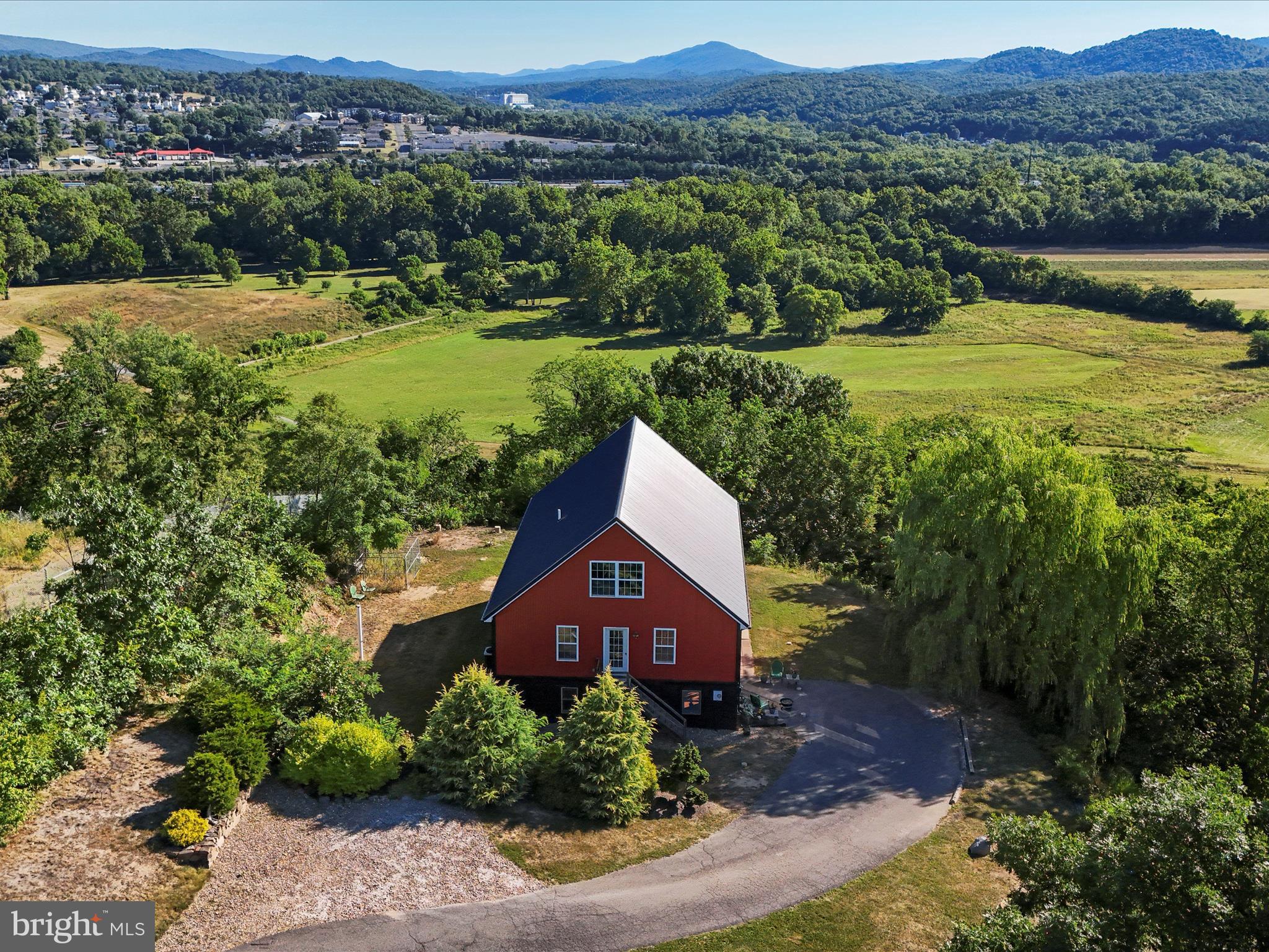 SWAN POND - Residential