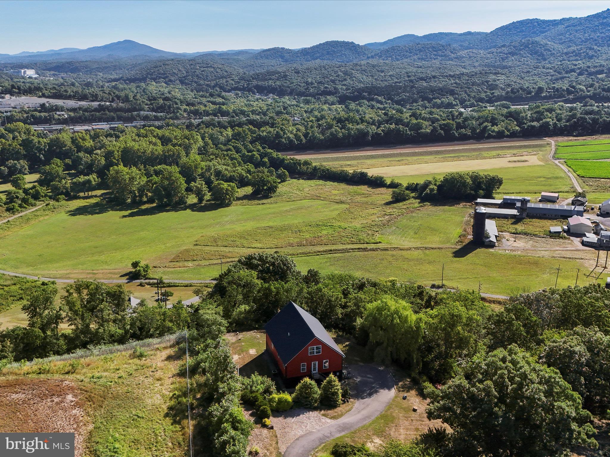 SWAN POND - Residential