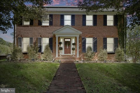 305 N RED HILL ROAD MARTINSBURG WV 25401