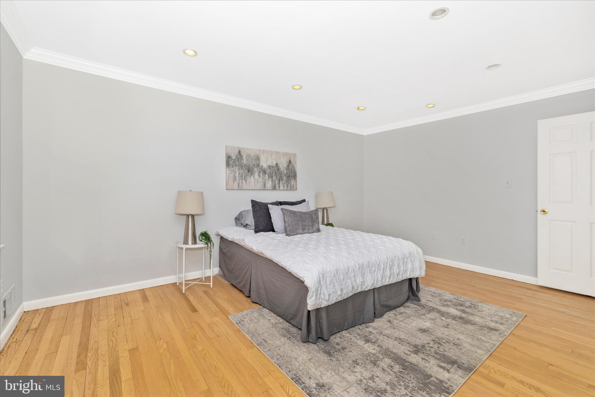 COLLEGE GARDENS - Residential