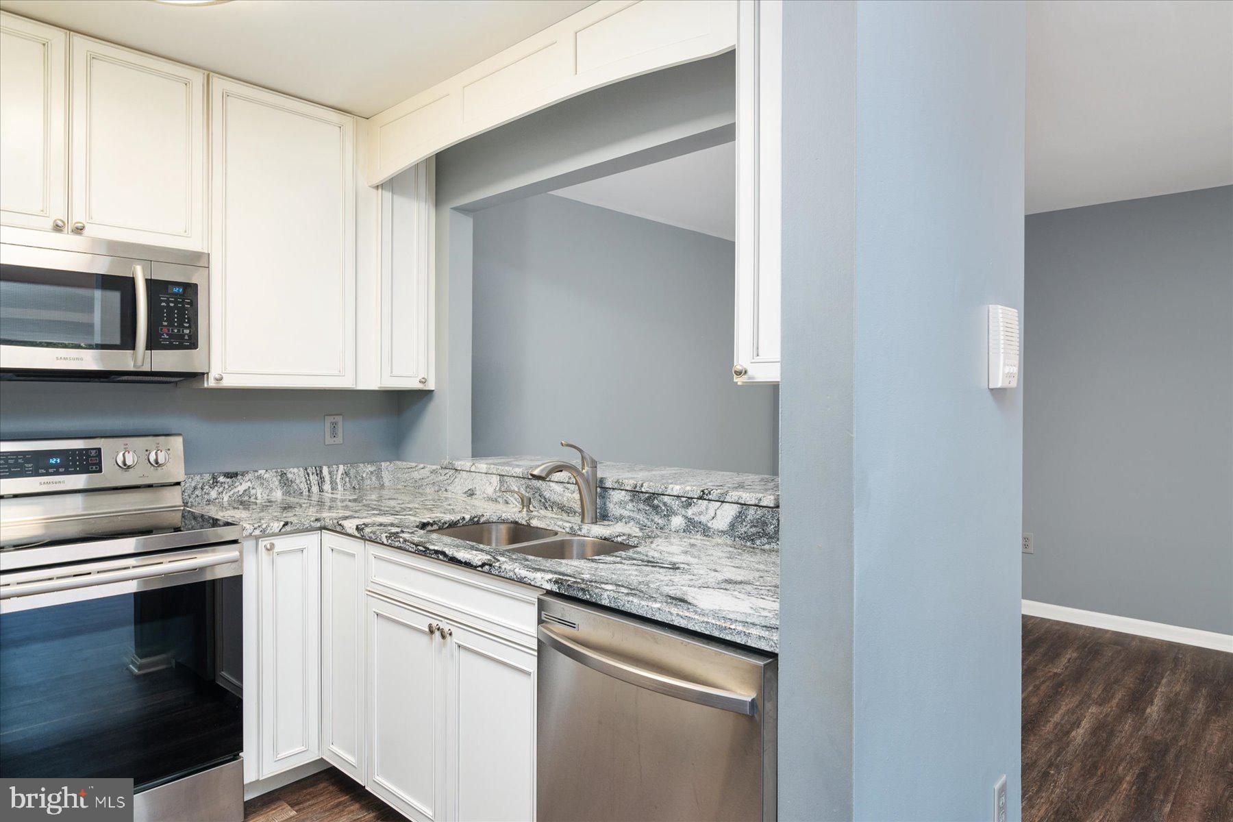 CROMWELL FOUNTAIN - Residential Lease