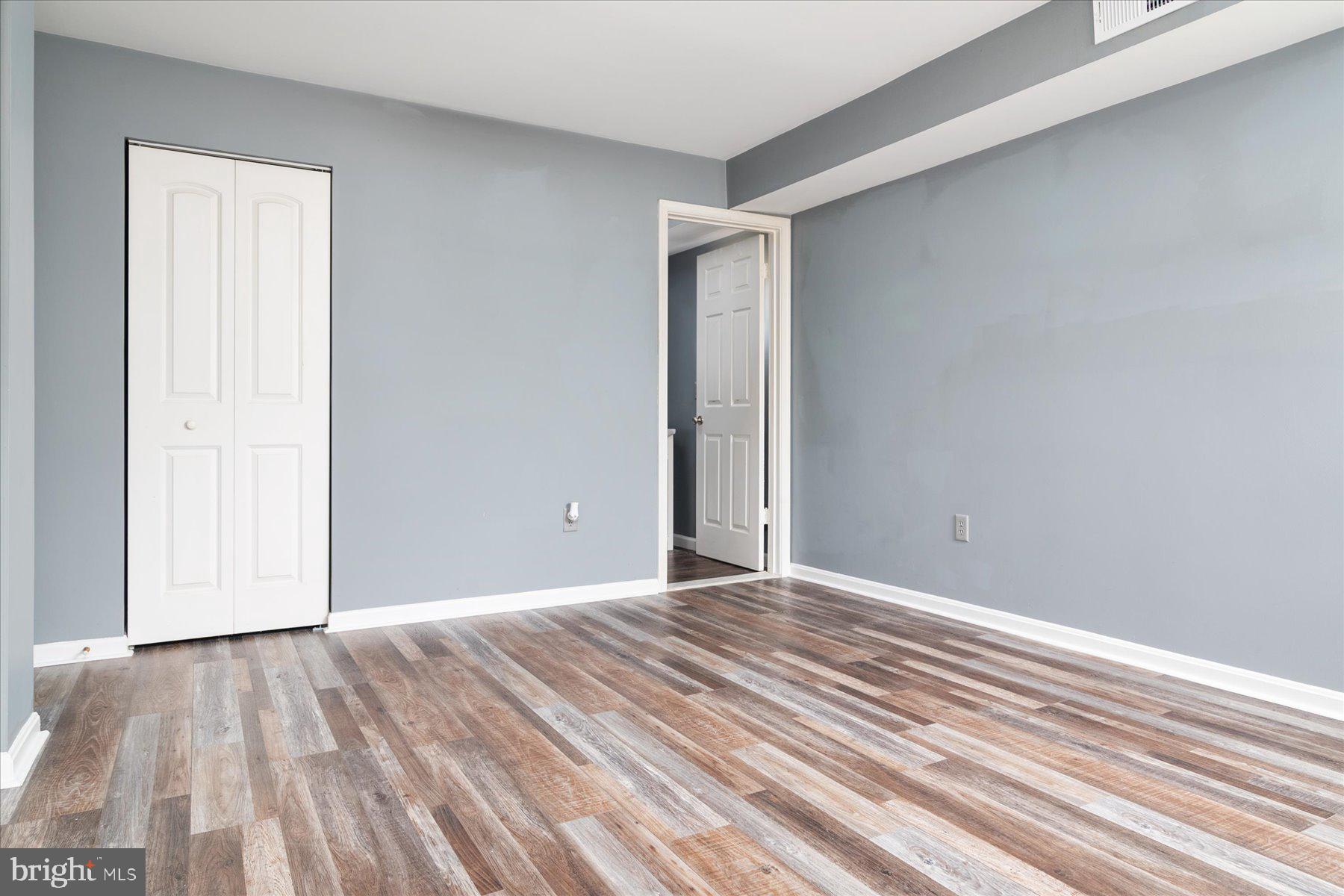 CROMWELL FOUNTAIN - Residential Lease