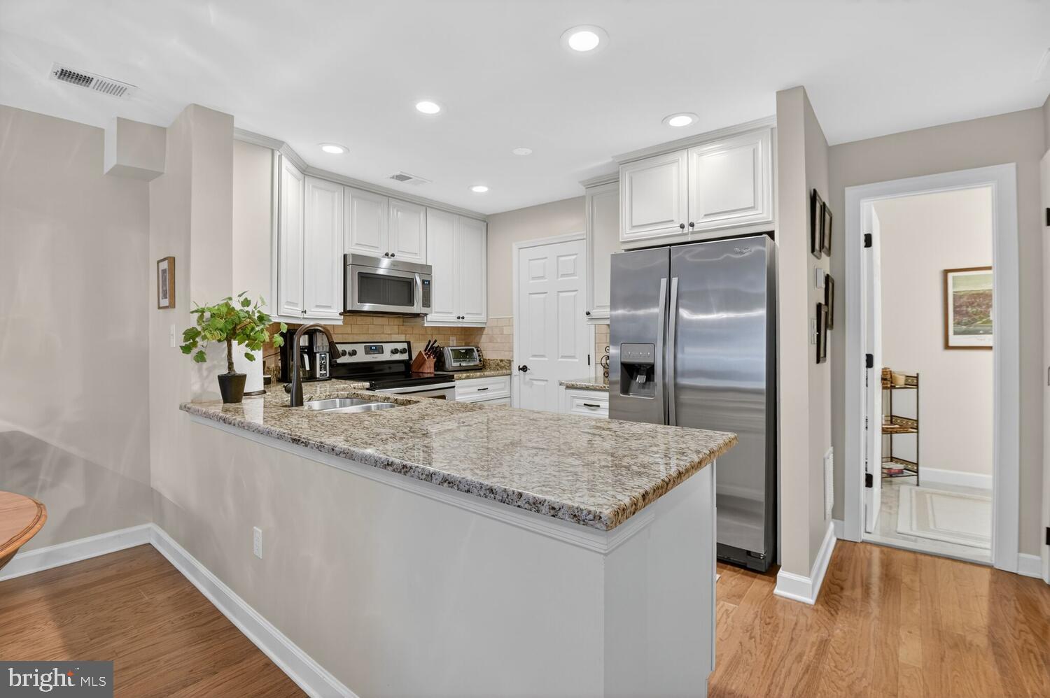 MAYWOOD - Residential