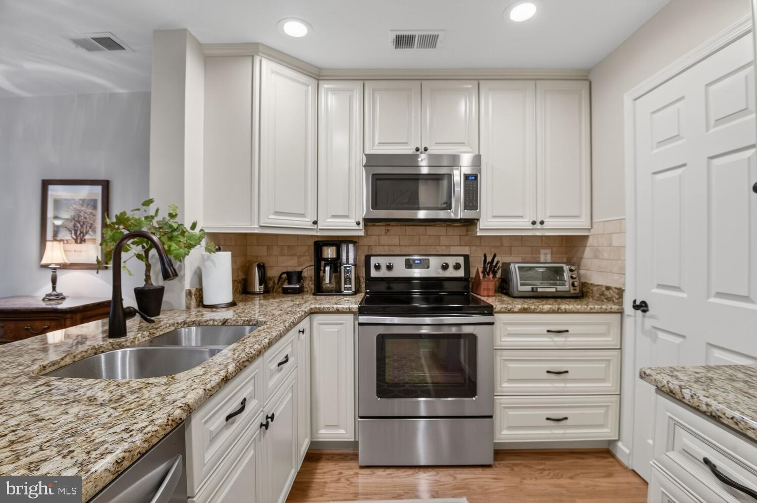 MAYWOOD - Residential