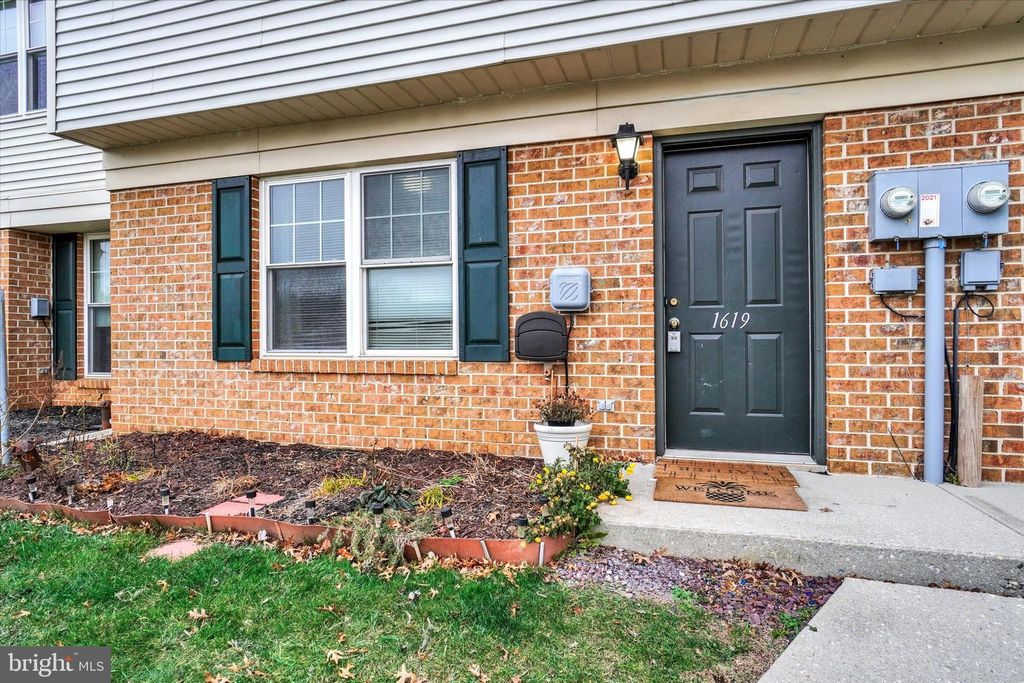Photo of 1619 Long Drive #110, YORK, PA 17406 (MLS # PAYK2095012)
