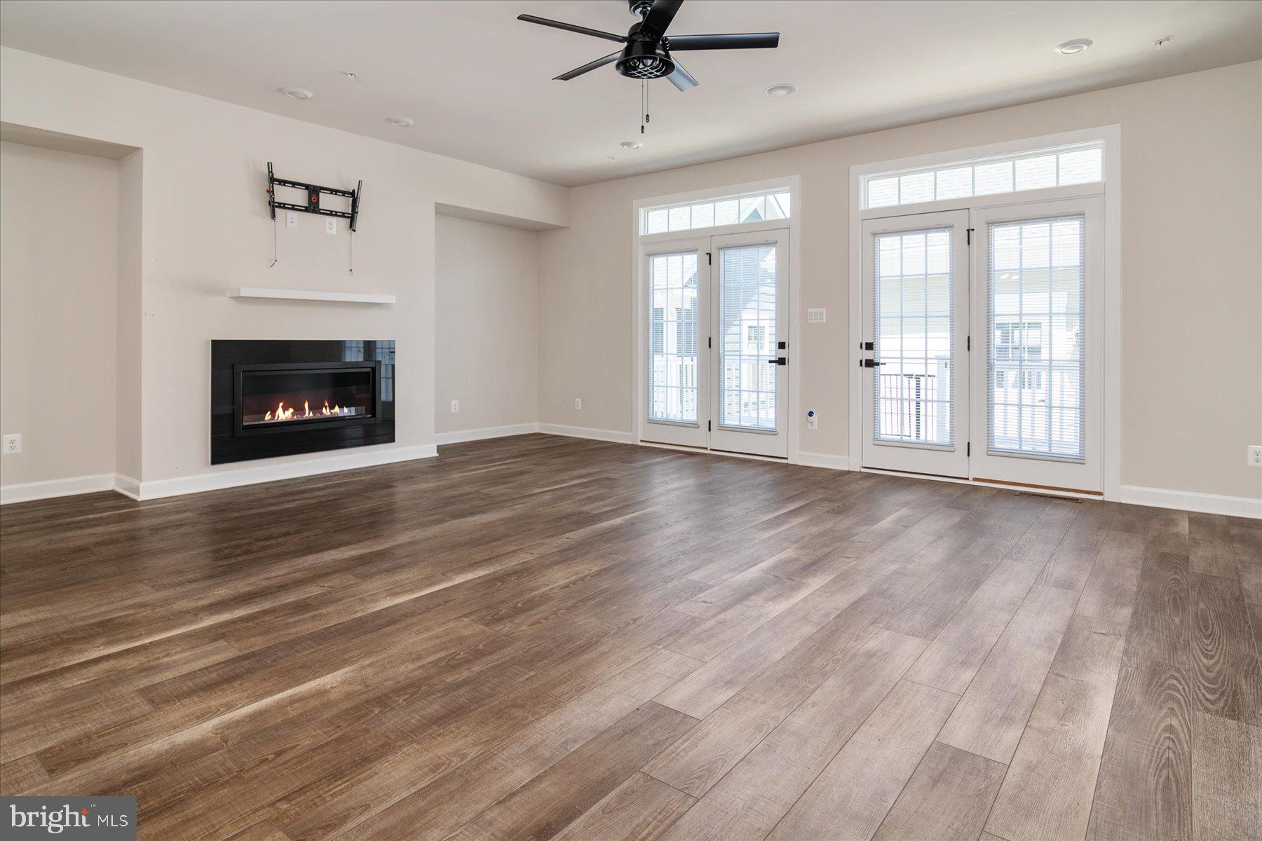 GREENLEIGH AT CROSSROADS - Residential