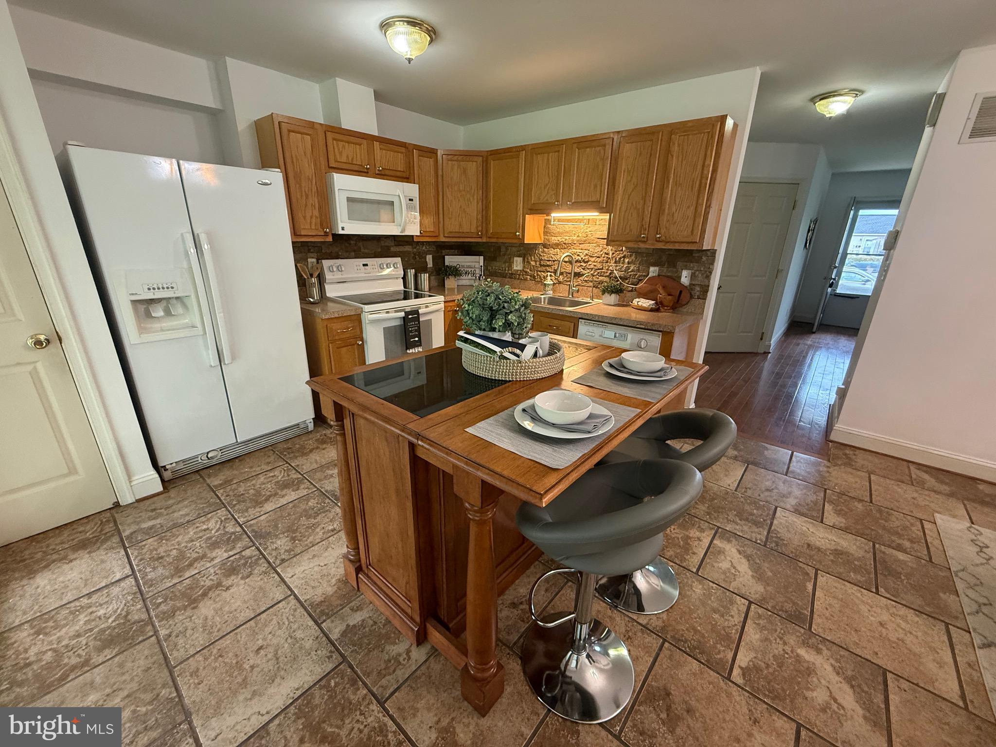 ROSEDALE GATE - Residential Lease