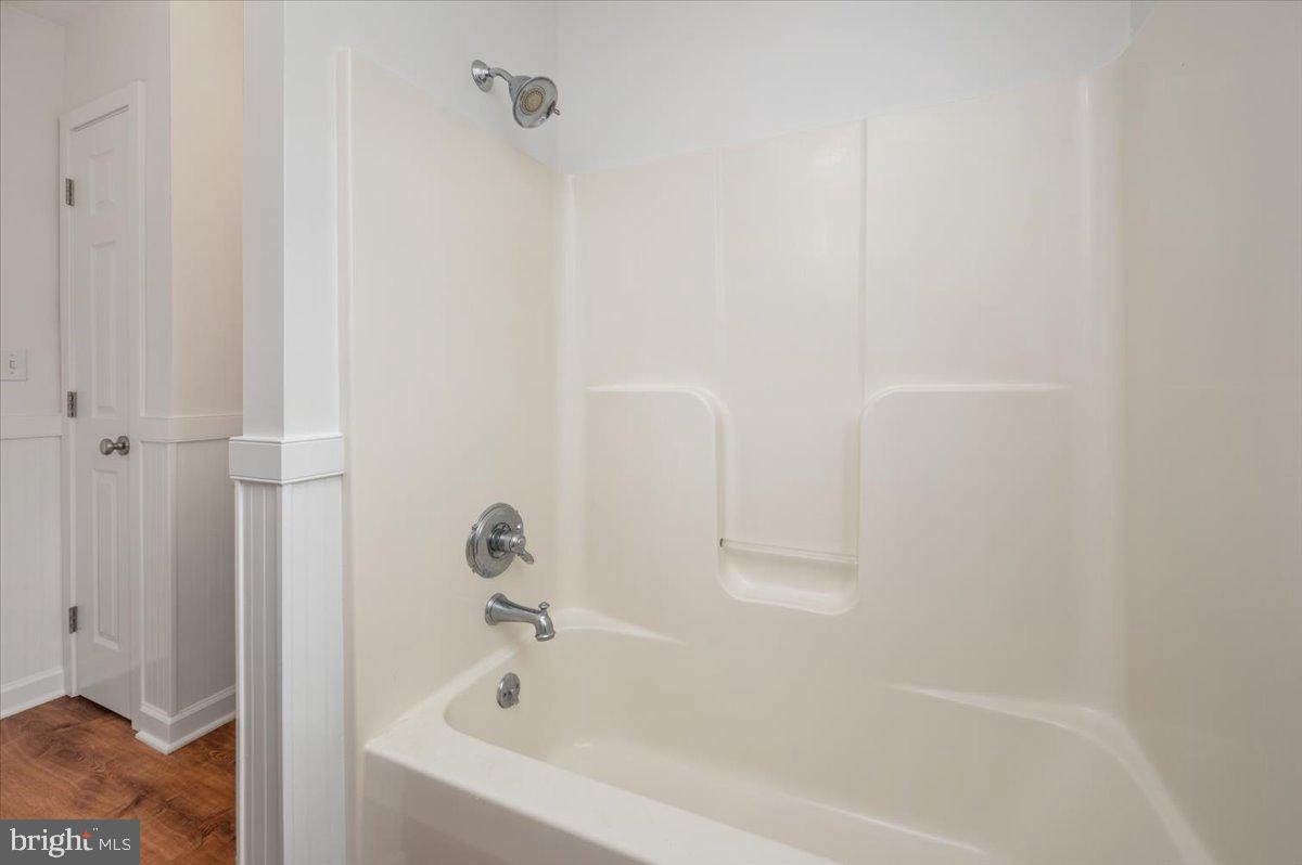 WALNUT HILL - Residential