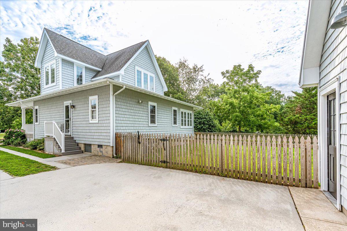 WALNUT HILL - Residential