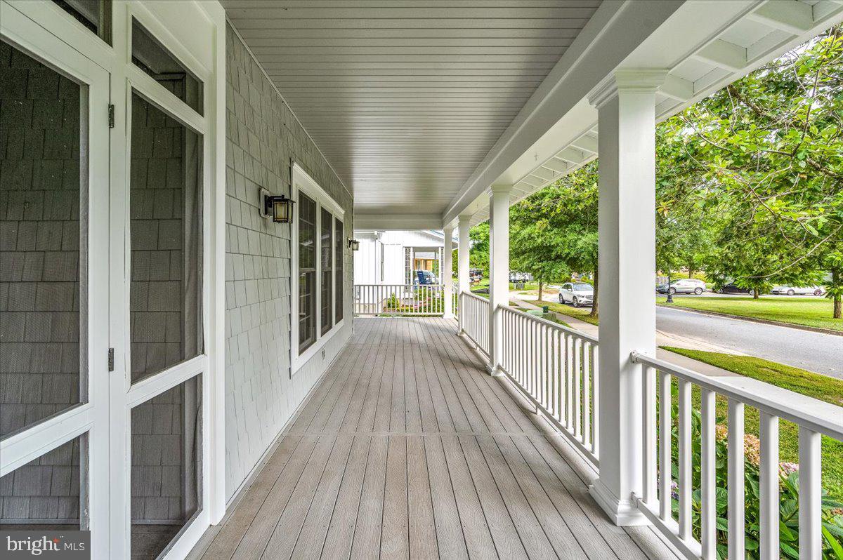 WALNUT HILL - Residential