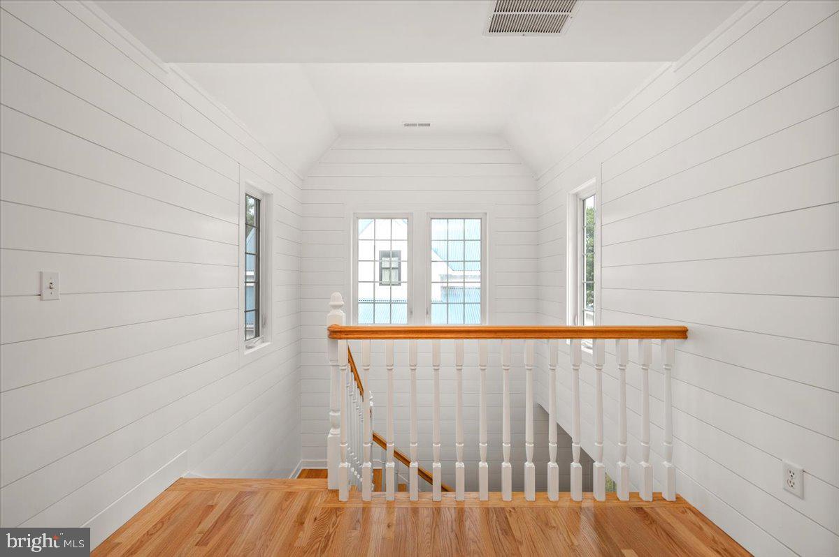 WALNUT HILL - Residential