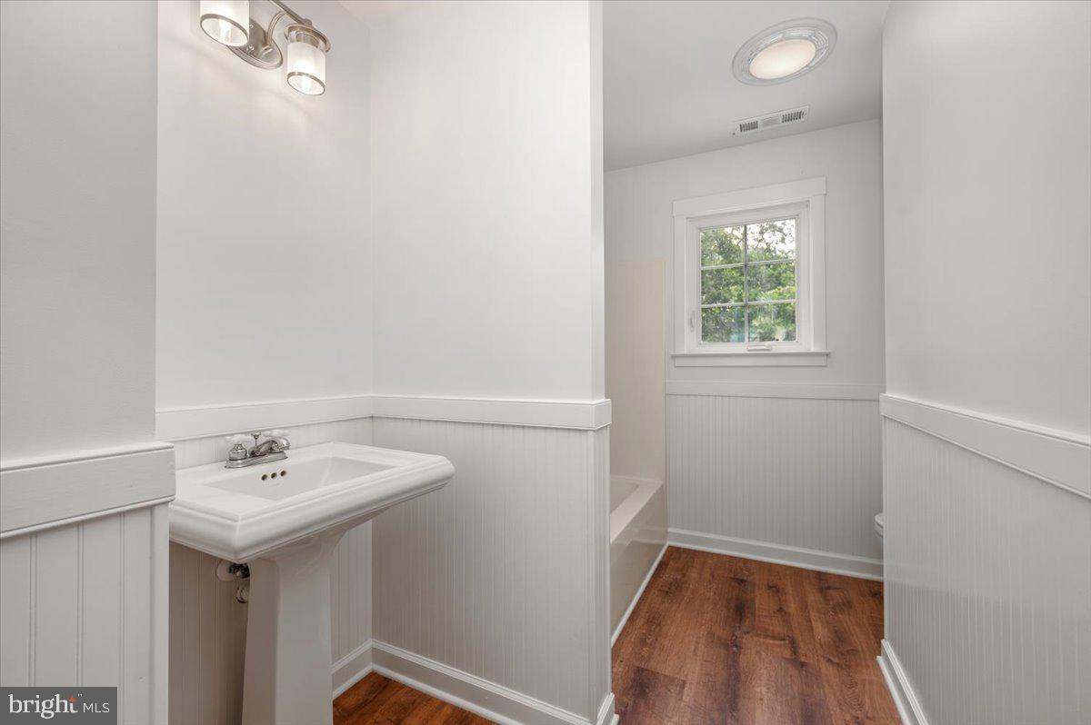 WALNUT HILL - Residential