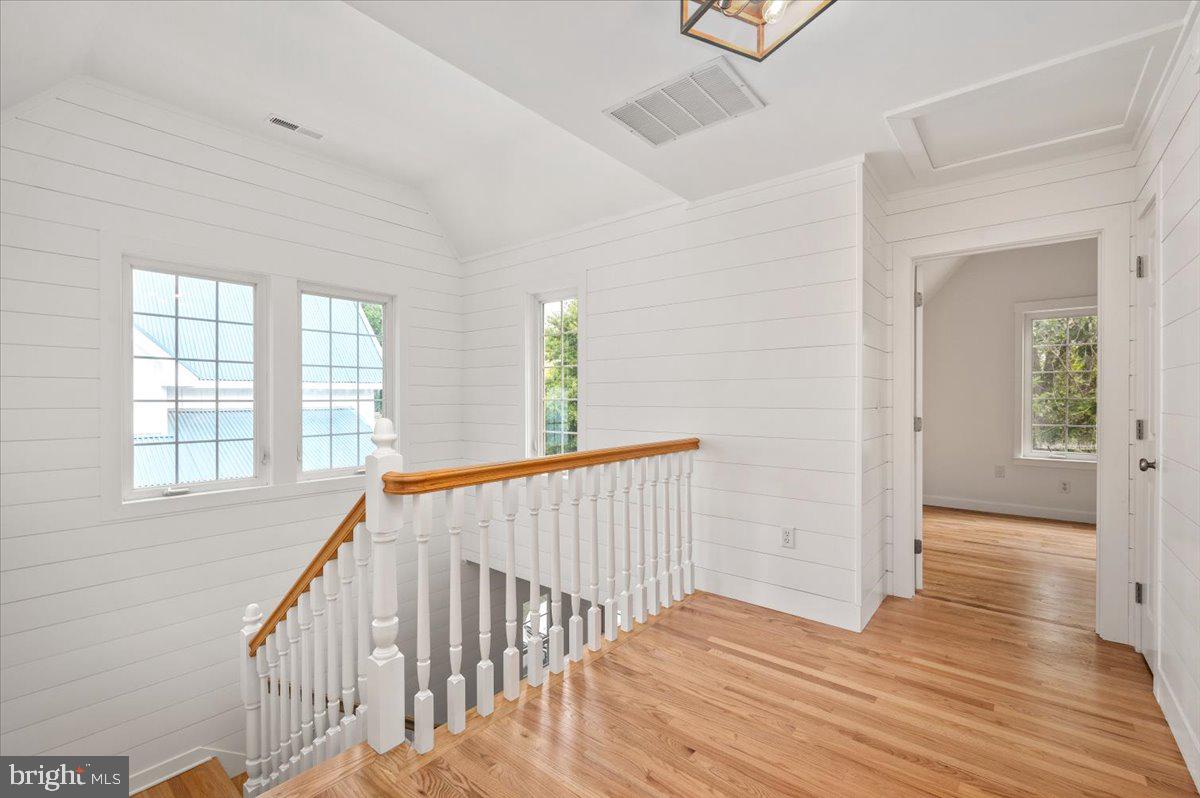 WALNUT HILL - Residential